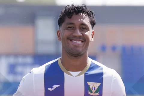 Renato Tapia descendió con Leganés, pero tiene una chance de mantenerse en la élite