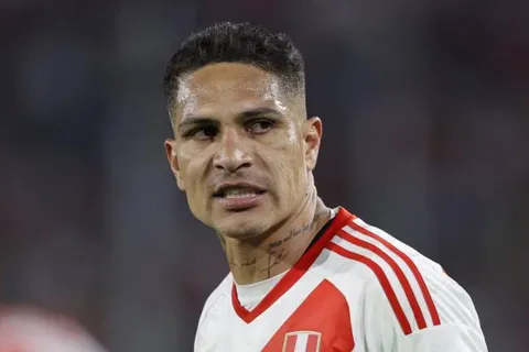 El DETALLE en el contrato de Paolo GUERRERO que reveló Acuña