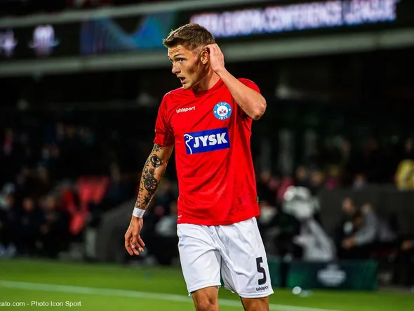 Oliver Sonne volvió a ser titular y su equipo fue goleado