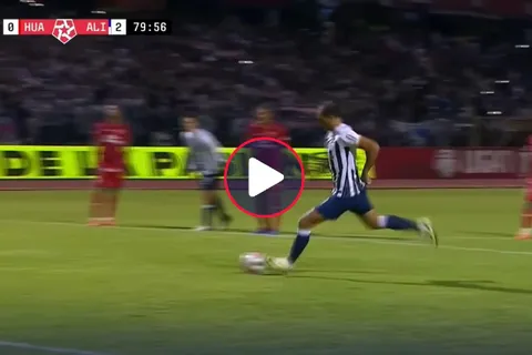 Doblete de Hernán Barcos y Alianza Lima ganó por quinta vez en Huancayo