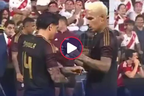 Video: el momento en que Paolo Guerrero le entregó la cinta de capitán a Gianluca Lapadula 