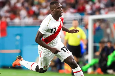 El sincericidio de Luis Advíncula sobre su futuro en Boca y Perú: “Estoy casi en el final”