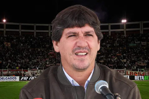 Universitario no se rinde: va por el delantero internacional y ya tomó una decisión clave