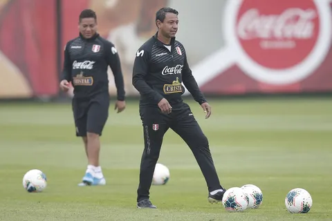 Selección Peruana: ¿Nolberto Solano es opción en la FPF tras salida de Oblitas?