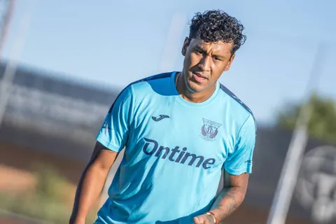 ¿Cuándo y contra quién podría debutar Renato Tapia en Leganés?