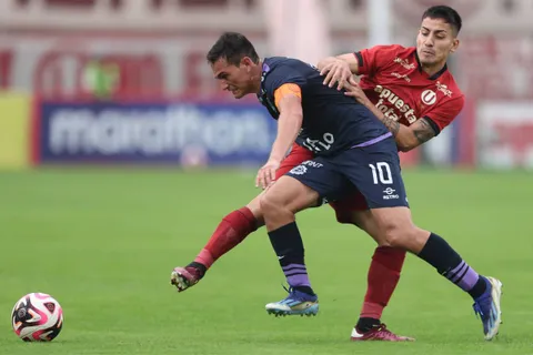 ¿Jairo Vélez a Universitario? Qué se sabe sobre la posible llegada del defensa a La U