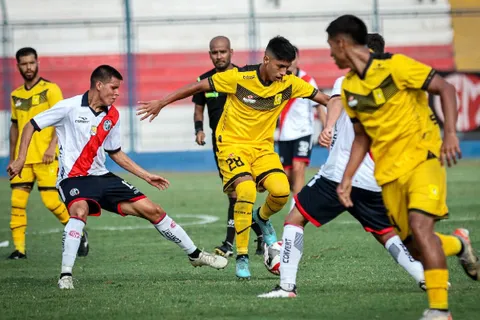¿Cuáles son las 3 promesas de la Liga 2 2024?