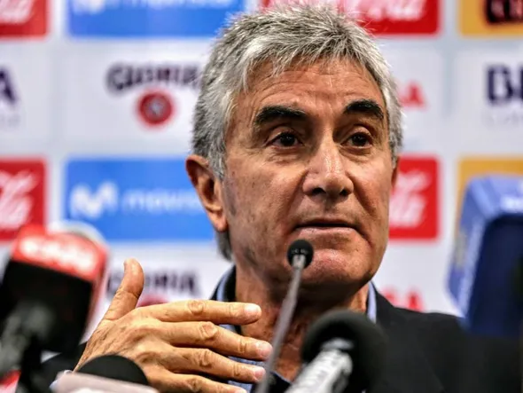 ¿Cuál es el sueldo de Juan Carlos Oblitas como director deportivo de la Selección Peruana?