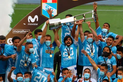 Fichajes Sporting Cristal: un excampeón con los Celestes toma la delantera sobre Mosquera y Autuori