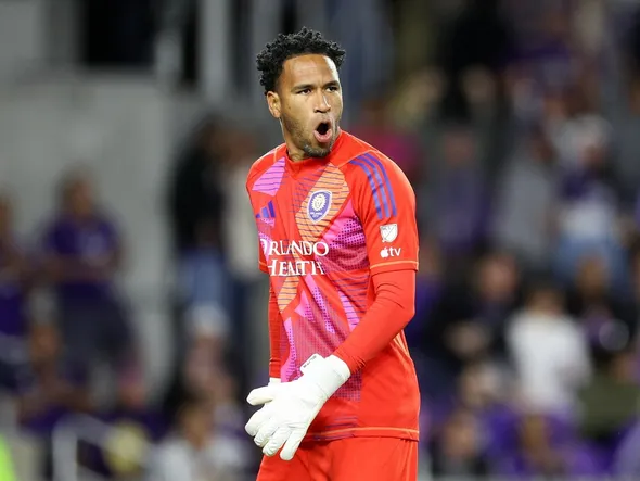 La determinante atajada de Pedro Gallese en Orlando vs Tigres