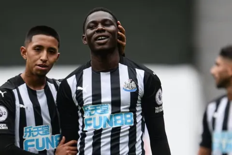 Fichajes Atlético Grau: los Albos rompen el mercado con volante que pasó por el fútbol inglés