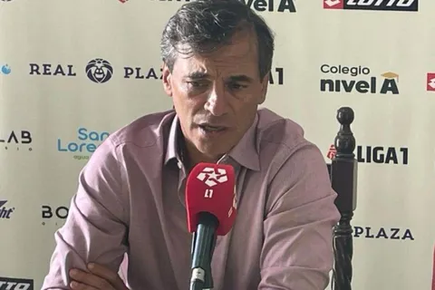 ¿Era gol de Universitario? Fabián Bustos y su queja por el VAR