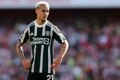 Brésil : écarté, Antony répond à la polémique