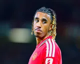 Mercato Manchester United : le PSG doit déjà faire face à un adversaire redoutable pour Leny Yoro