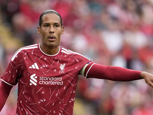 Liverpool : “je veux qu’il reste”, la prise de position ferme de Van Dijk avant le sprint final du mercato