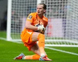 Tottenham : l’infortuné Antonin Kinsky déjà fixé sur son mercato après son calvaire contre l’Atletico Madrid