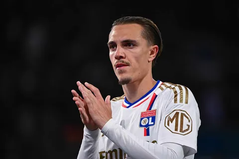 Mercato - OL : un club anglais prêt à miser gros sur Maxence Caqueret