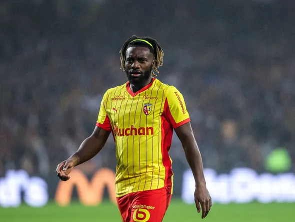 Lens : Saint-Maximin courtisé par la MLS, Thomasson à Rennes… L’écurie de Pierre Sage doit-elle avoir peur du mercato ?