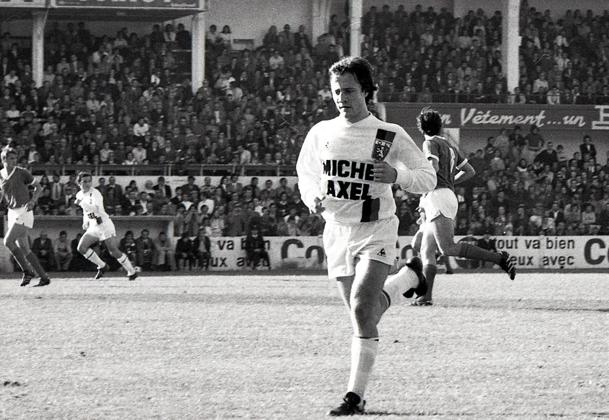 Lors de la saison 1969-1970, l’ASSE domine l’OL lors des deux matchs de championnat de France, avec la plus grosse défaite de Lyon à domicile contre Saint-Etienne. Quel est le résultat final de la double confrontation ?