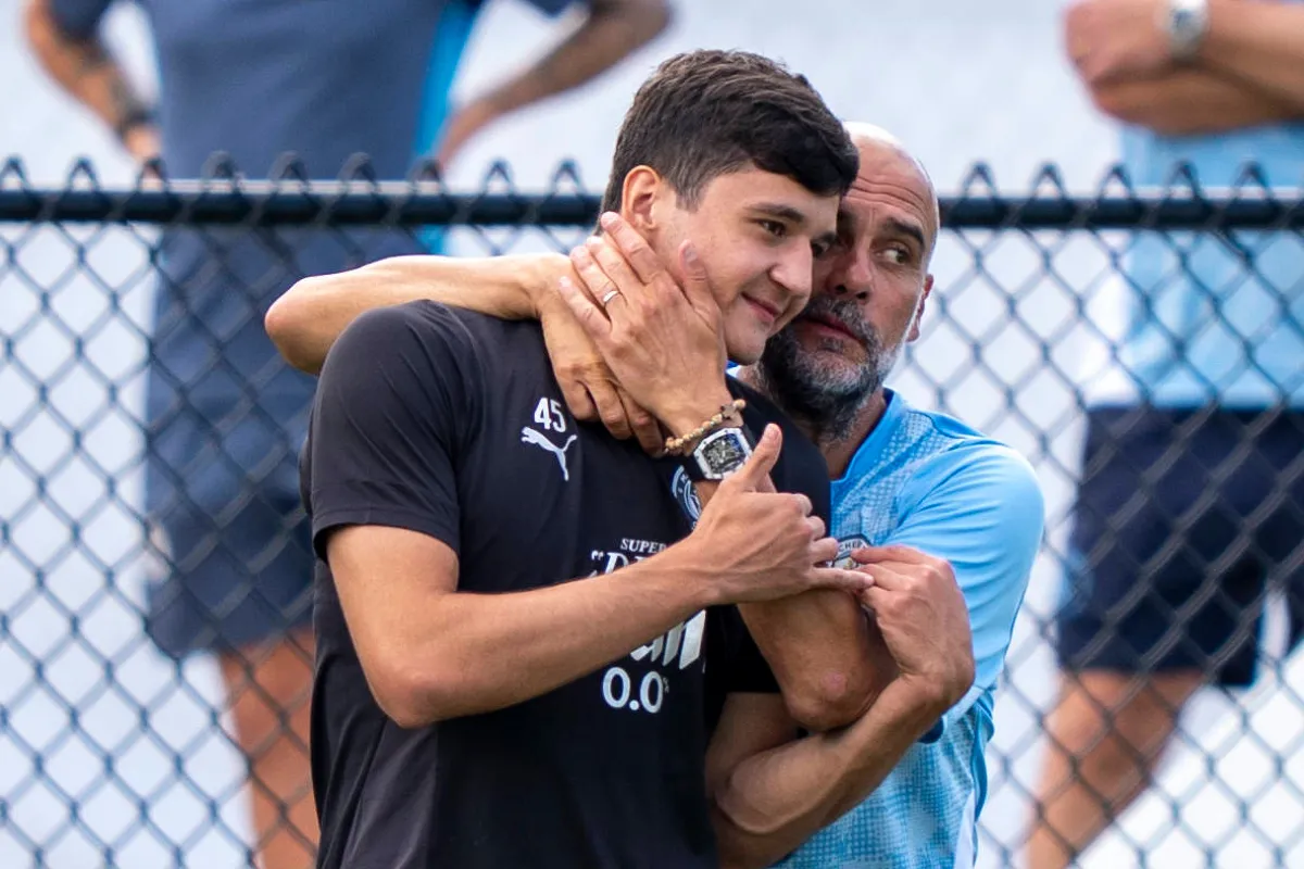 Manchester City : comment Khusanov a conquis Guardiola à un poste qui n’est pas le sien