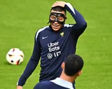 Un champion du monde 2018 chambre Mbappé sur son masque !