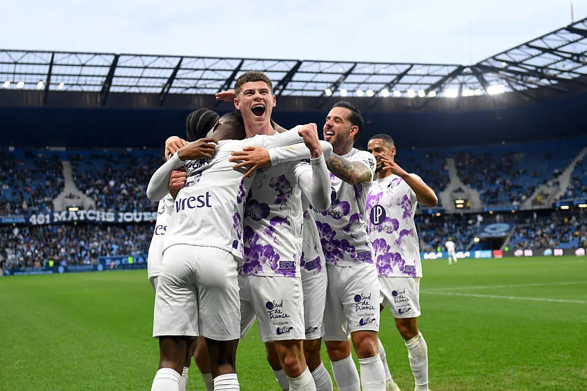 Aaron Donnum et Charlie Cresswell, TFC