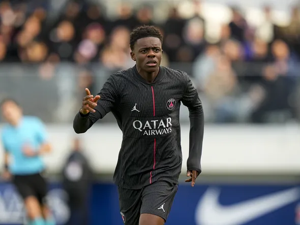 Mercato PSG : un champion qualifié en C1 entre en lice pour le Titi Noah Nsoki