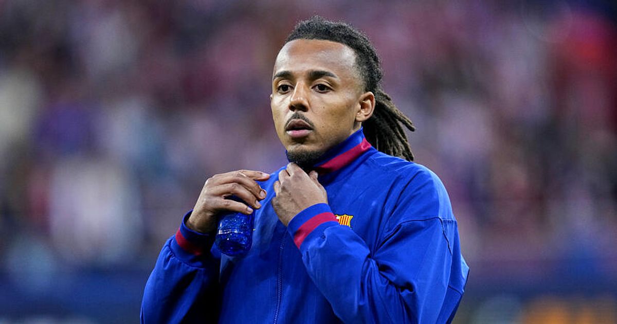 Jules Kounde faces uncertain future at Barcelona after losing starting spot