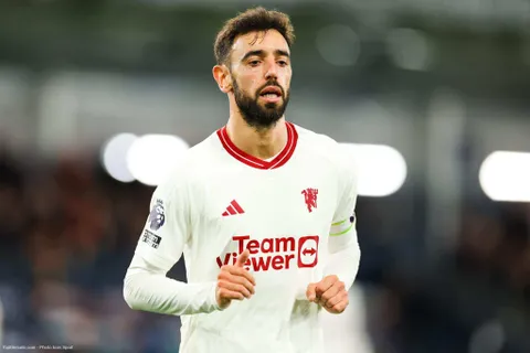 Mercato - Manchester United : un club aligne 150 ME pour Fernandes