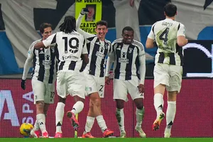 Mercato – Manchester United au coeur d’une bataille à 3 pour l’international français Pierre Kalulu