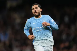 Mercato PSG : la raison qui rend l’arrivée de Rayan Cherki depuis Manchester City difficile à envisager