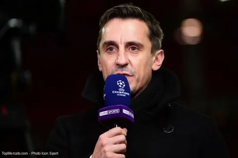 Man Utd : Gary Neville déplore le départ de certains cadres
