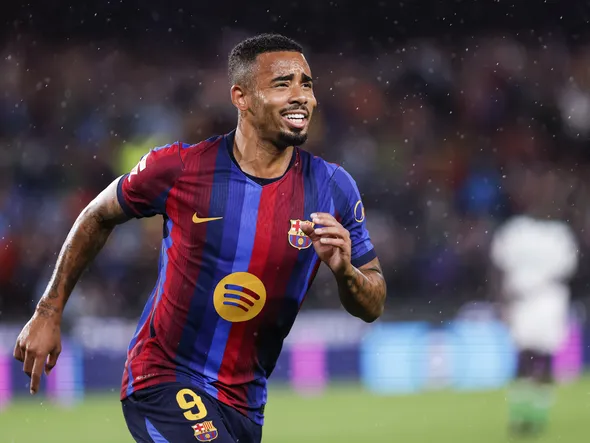 “Au Barça, tout le monde parle de Yamal, Gavi, Pedri, mais…” : Gabriel Jesus révèle le joueur qui l’a le plus surpris depuis son transfert