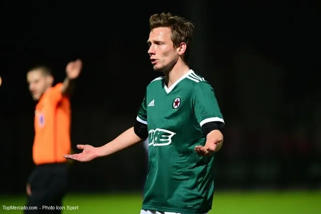 Red Star : Chantôme mis à pied