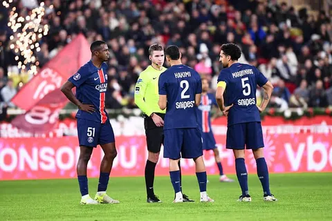 Monaco-PSG : les Parisiens enragent contre Letexier après la semelle sur Donnarumma