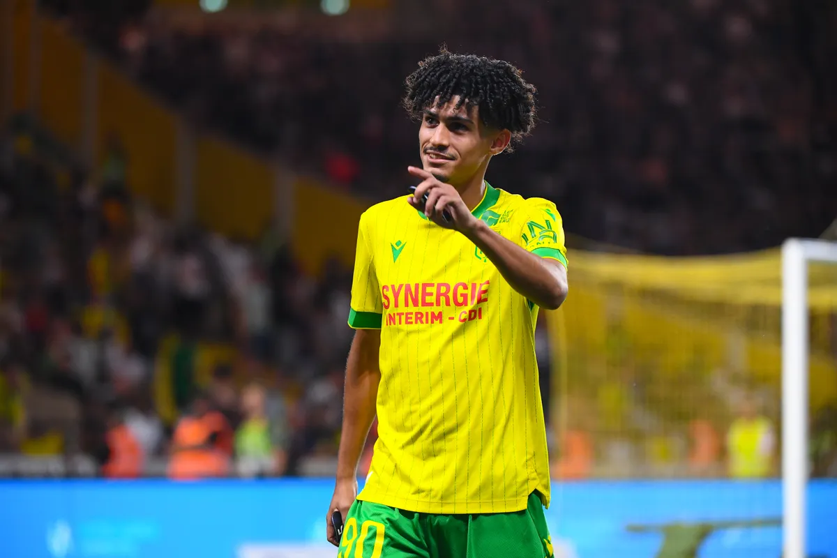 Yassine Benhattab FC Nantes