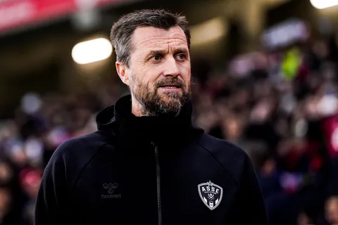 Mercato ASSE : les Verts sur les traces d’un mystérieux défenseur central