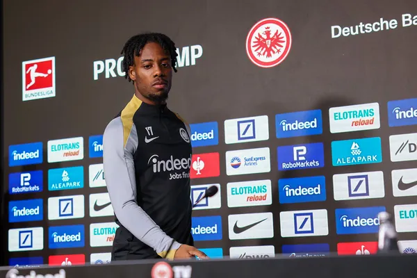 Elye Wahi, Eintracht Francfort