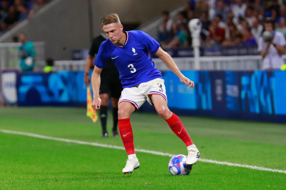 Adrien Truffert Equipe de France