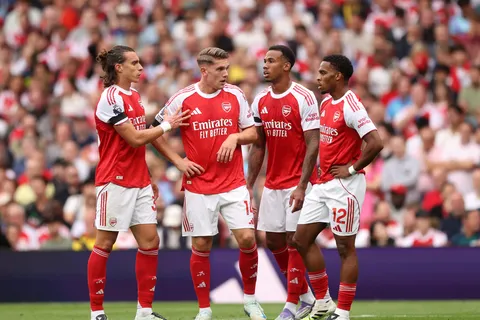 Mercato Arsenal : après Saliba et Saka, une prolongation pour “l’un des meilleurs du monde à son poste”