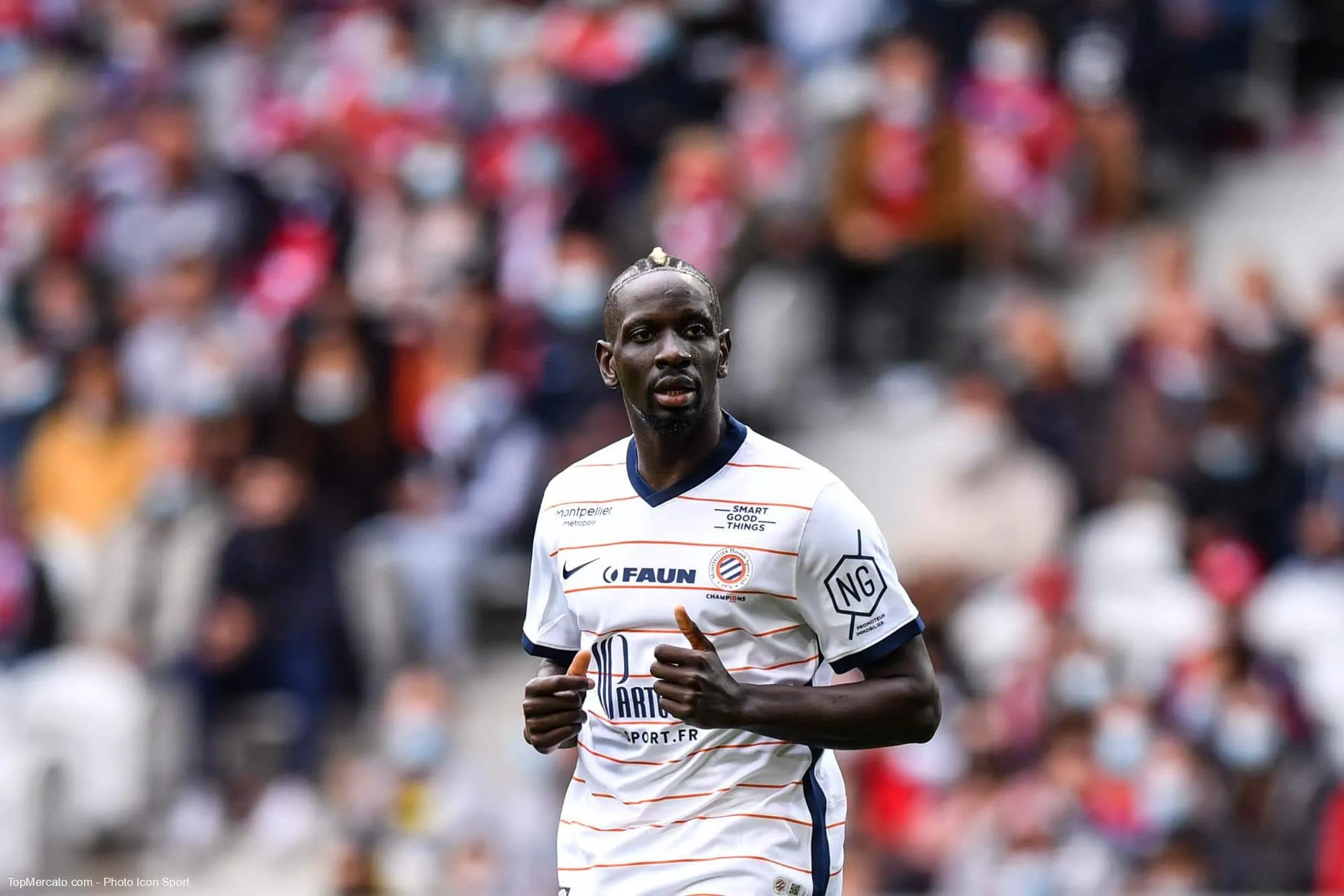 En avril 2016, Mamadou Sakho est contrôlé positif à un brûleur de graisse. Dans quel club anglais le Français jouait-il ?