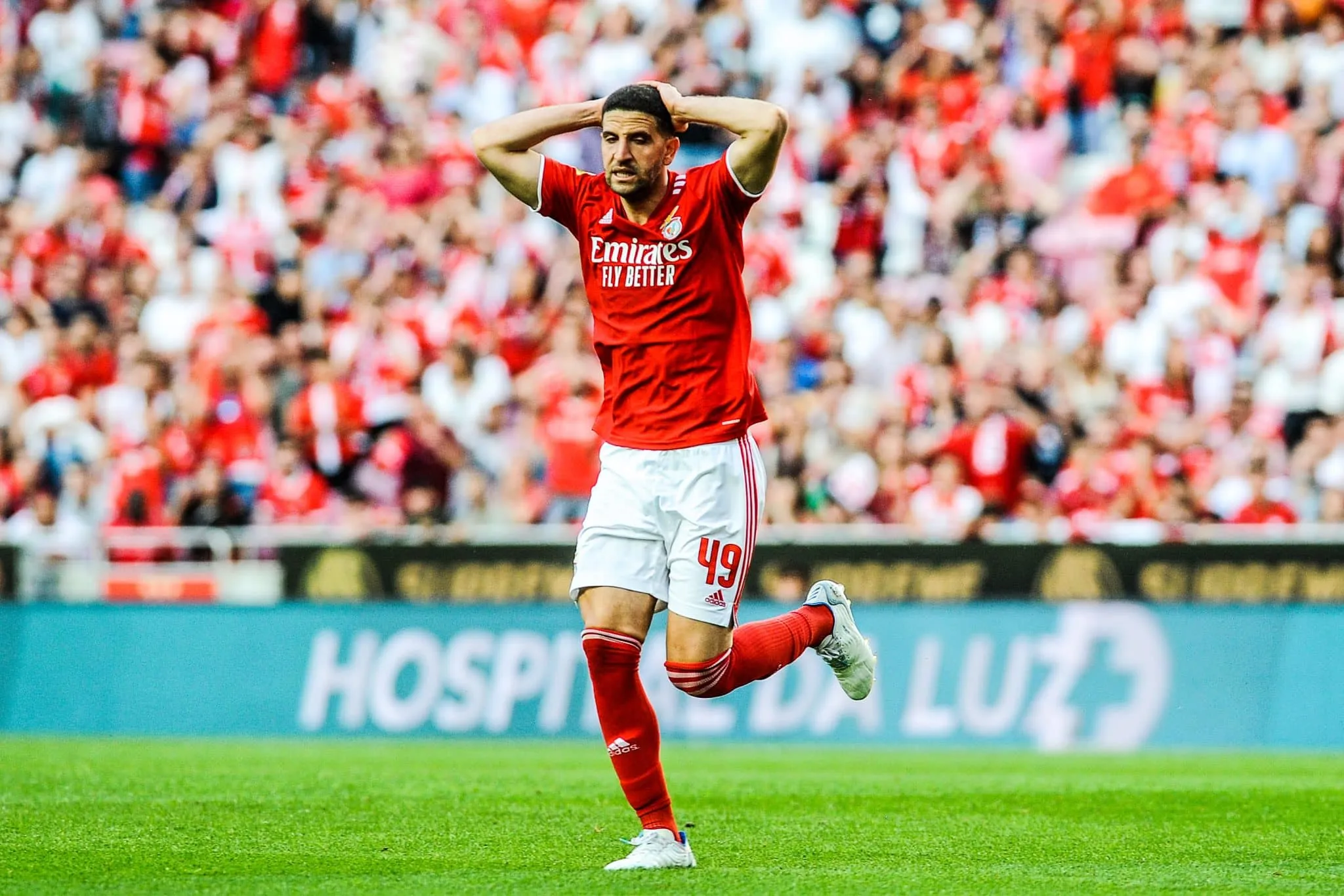 Selon l’Algérien Adel Taarabt dans une interview datée de 2023, quel Portugais a dit être “dégoûté” d’avoir été transféré au PSG et vouloir “retourner” dans son ancien club ?