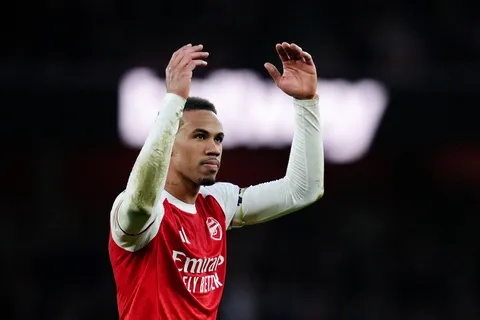 Mercato Arsenal : “cible prioritaire” d’Arteta, un ancien de Ligue 1 à plus de 60 M€ pour concurrencer Gabriel ?