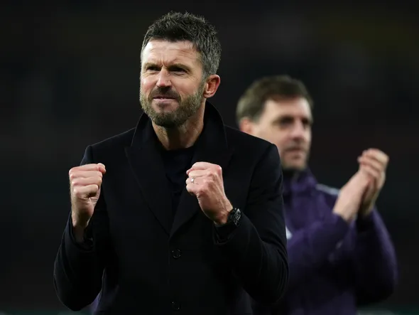 Manchester United : “comme au bon vieux temps”… Et si Michael Carrick posait un dilemme inattendu ?