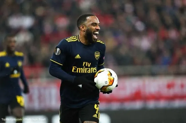 Arsenal : un cador de la Liga cible Lacazette