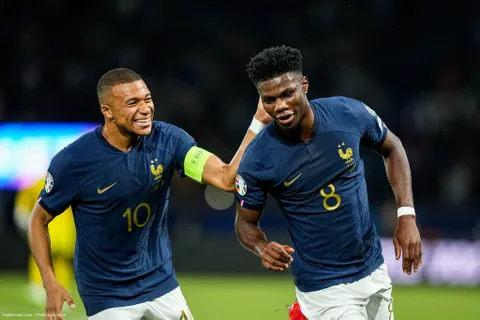 Le chef d’œuvre de Tchouaméni, Mbappé sans génie : Les Tops-Flops de France-Irlande