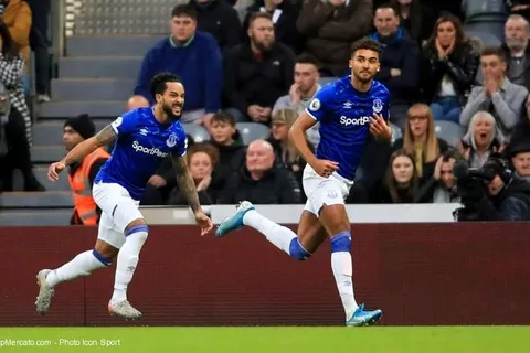 Premier League : Everton enchaîne à Newcastle, Watford humilie Aston Villa