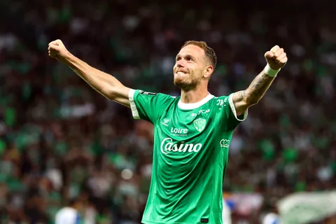 Mercato – “Je me plais à l’ASSE”, Cardona revient sur son été et sur sa relation avec Cathro