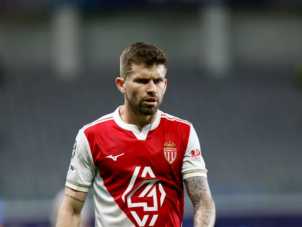 Mercato Monaco : Caio Henrique dit non à la Premier League et reste à l’ASM