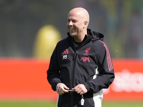 Arne Slot nommé à un poste inattendu… en attendant de remplacer De Zerbi à Tottenham ?